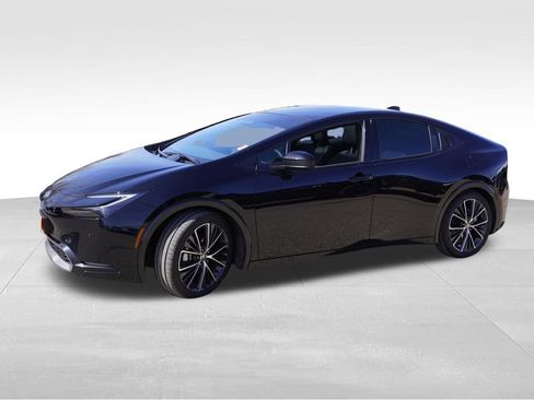 Used 2024 Toyota Prius XLE image 10