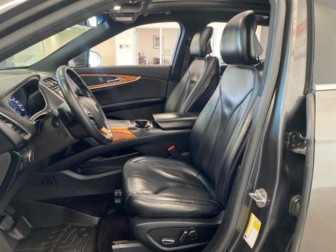 Used 2017 Lincoln MKX Select w/ Select Plus Package AWD/4WD image 15