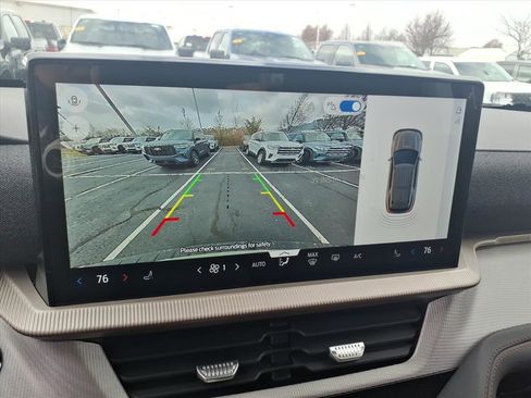 Used 2026 Ford Explorer Active AWD/4WD image 18