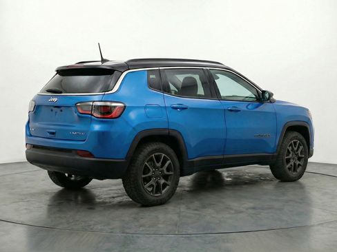 Used 2025 Jeep Compass Trailhawk w/ Trailer Tow Group image 9
