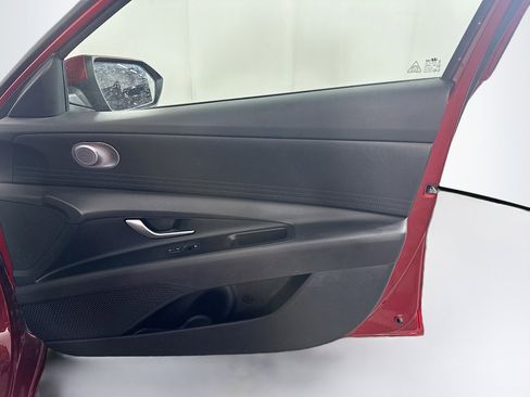 Used 2024 Hyundai Elantra SEL image 31