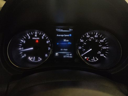 Used 2017 Nissan Rogue SV AWD/4WD image 23