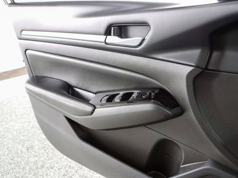 Used 2023 Nissan Altima 2.5 SV image 21