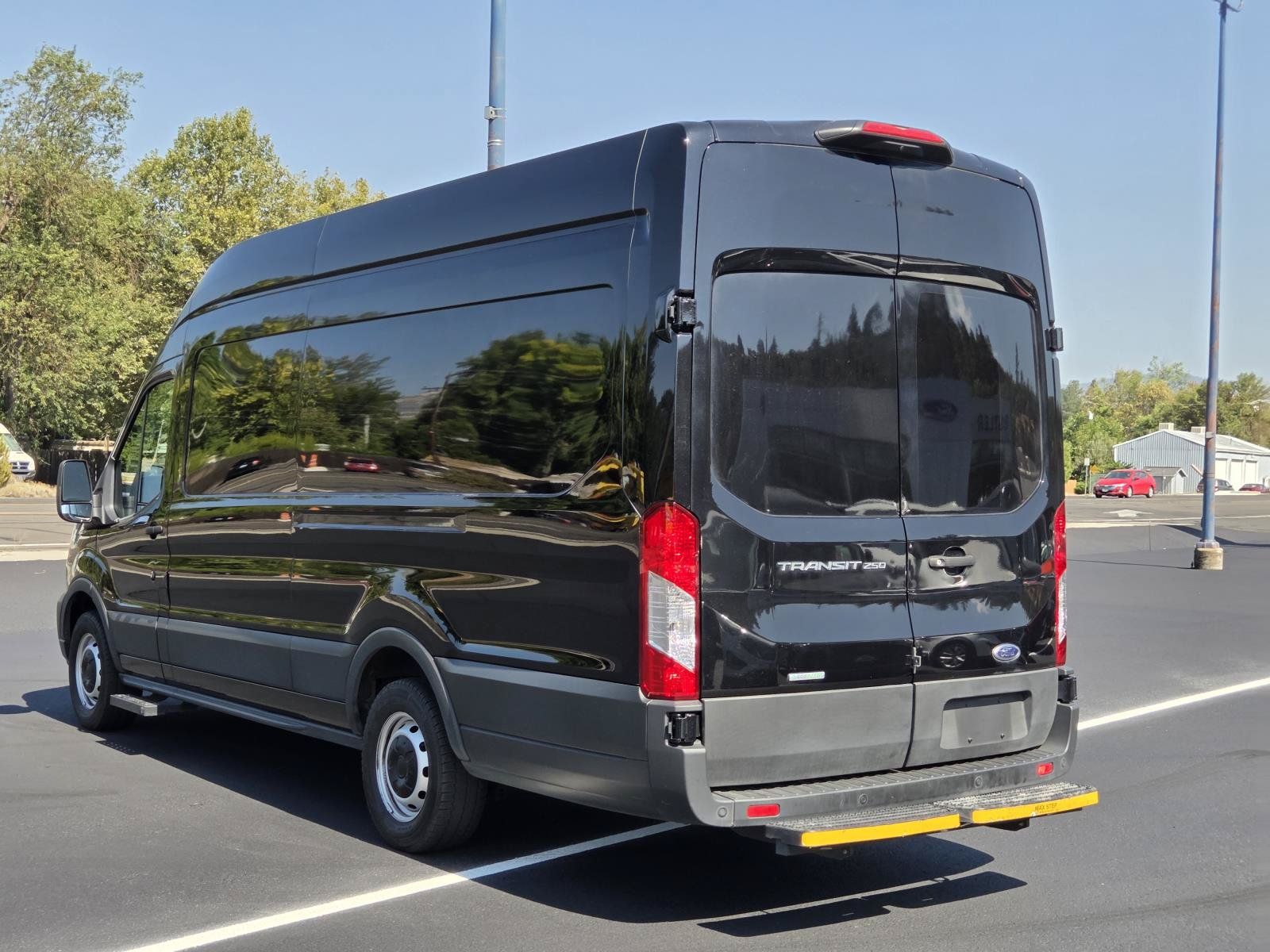 Used 2023 Ford Transit 250 148 High Roof Extended w/ Load Area Protection Package RWD image 7