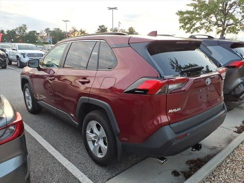 Used 2020 Toyota RAV4 XLE w/ Carpet Mat Package AWD/4WD image 3