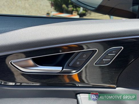 Used 2020 Audi Q8 Premium Plus AWD/4WD image 21
