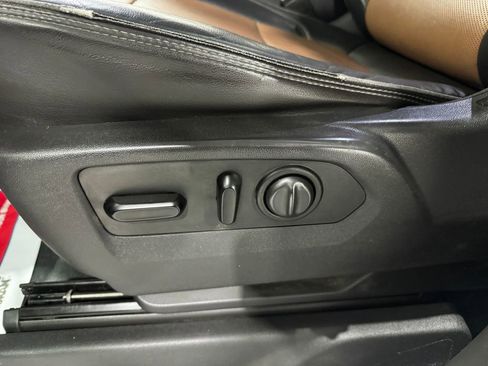 Used 2019 Chevrolet Silverado 1500 High Country image 19