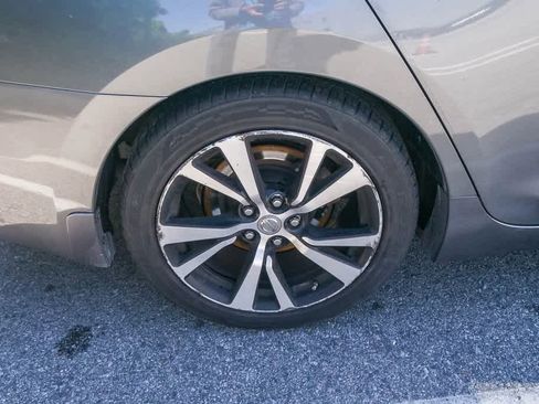 Used 2018 Nissan Maxima Platinum image 13