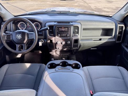 Used 2018 RAM 2500 Tradesman w/ Chrome Appearance Group image 15