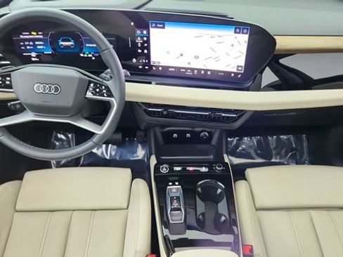 Used 2025 Audi Q6 e-tron Premium Plus image 35