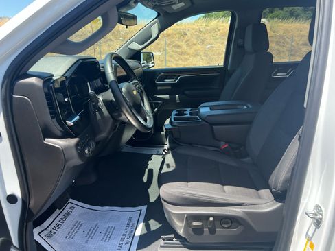 Used 2025 Chevrolet Silverado 1500 LT AWD/4WD image 11