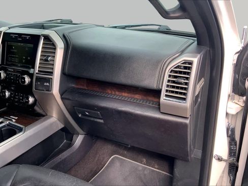 Used 2015 Ford F150 Platinum w/ Technology Package RWD image 15