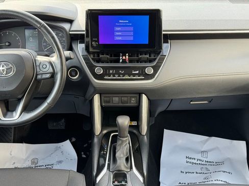 Certified 2023 Toyota Corolla Cross LE image 21