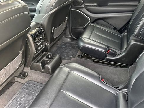 Used 2021 Jeep Grand Cherokee L Limited image 12