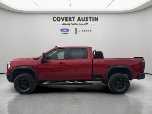 Used 2025 GMC Sierra 2500 AT4X image 2