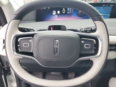 New 2025 Lincoln Navigator L Reserve image 15