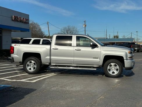 Used 2018 Chevrolet Silverado 1500 LT w/ Texas Edition image 4