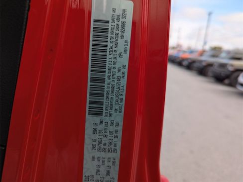 Used 2018 Jeep Wrangler Unlimited Sahara image 38