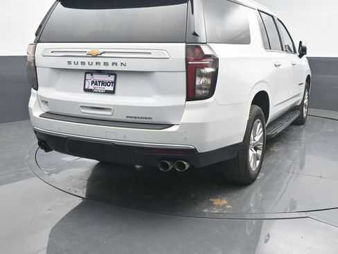 Used 2023 Chevrolet Suburban Premier RWD image 5