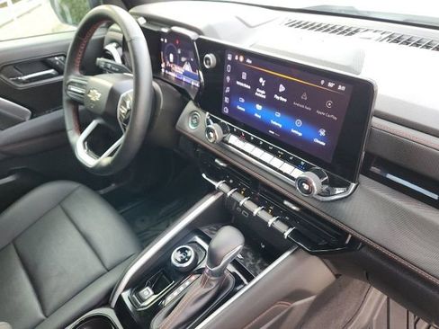 Used 2024 Chevrolet Colorado Z71 w/ Z71 Convenience Package 2 image 16