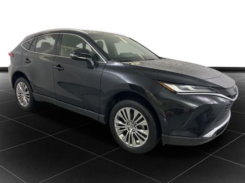 Used 2022 Toyota Venza Limited image 7