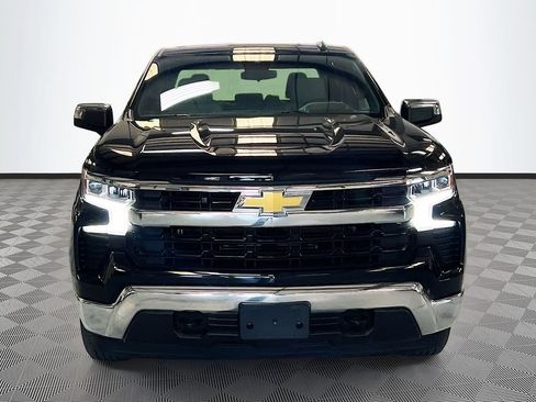 Used 2022 Chevrolet Silverado 1500 LT AWD/4WD image 2