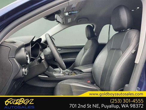 Used 2018 Alfa Romeo Stelvio AWD image 12