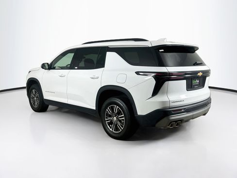 Used 2026 Chevrolet Traverse LT FWD image 5