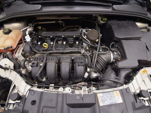 Used 2016 Ford Focus SE w/ SE Sport Package image 20