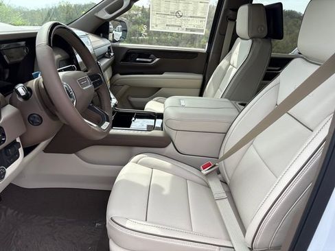 New 2026 GMC Yukon Denali w/ Denali Reserve Package AWD/4WD image 4