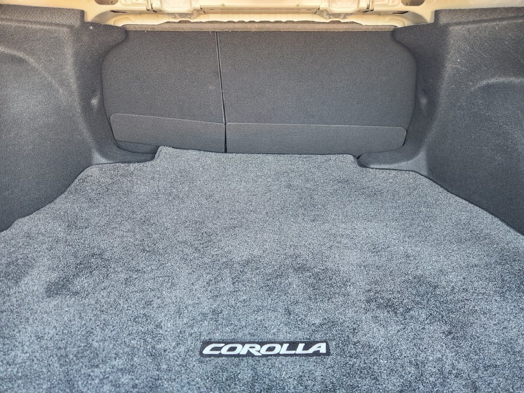 Used 2020 Toyota Corolla XLE w/ Carpet Mat Package (TMS) FWD image 30