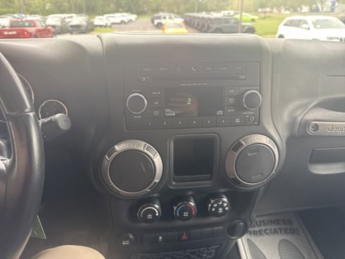 Used 2016 Jeep Wrangler Unlimited Sport w/ Connectivity Group AWD/4WD image 48