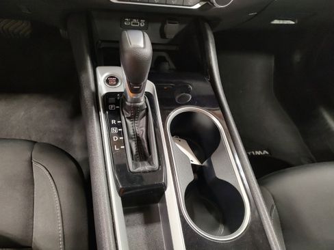 Used 2024 Nissan Altima 2.5 SV image 8