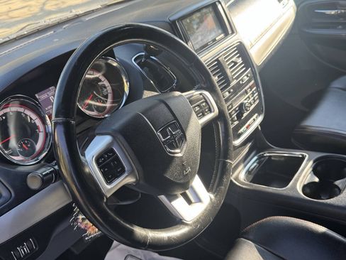 Used 2019 Dodge Grand Caravan GT FWD image 16