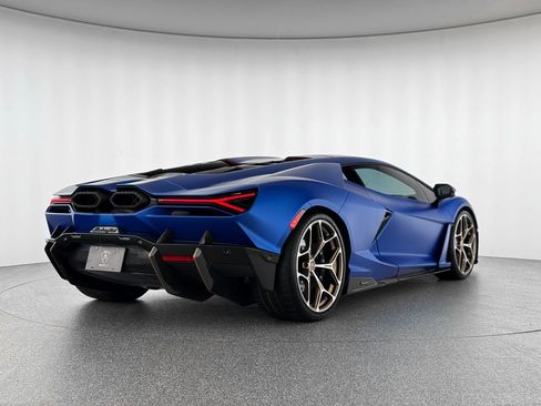Used 2025 Lamborghini Revuelto image 6