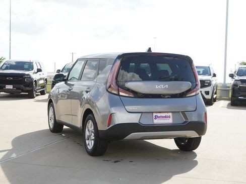 Used 2023 Kia Soul LX w/ Option Group 015 FWD image 7