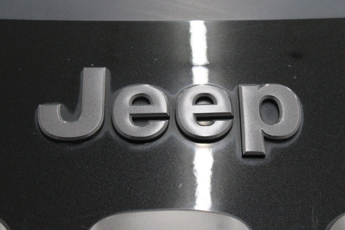 Used 2015 Jeep Cherokee Trailhawk AWD/4WD image 30