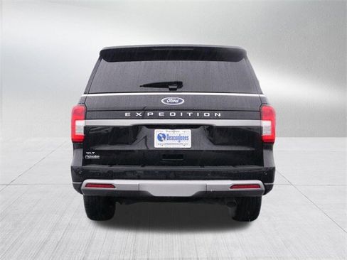 Certified 2024 Ford Expedition XLT image 4