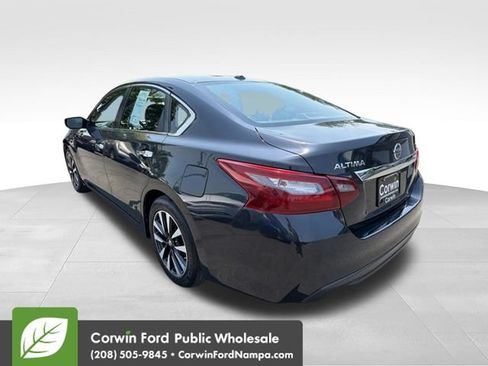 Used 2018 Nissan Altima 2.5 SV FWD image 7