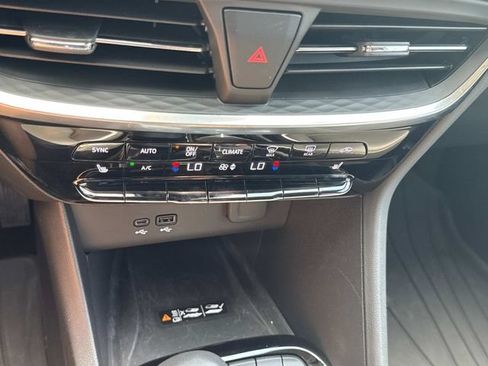 Used 2024 Buick Encore GX Avenir w/ Avenir Technology Package AWD/4WD image 33