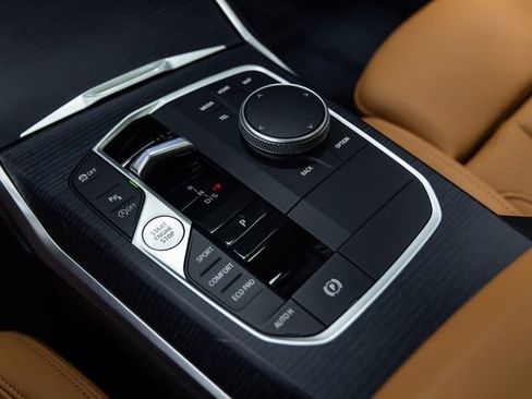 Used 2025 BMW 330i xDrive Sedan w/ Premium Package image 19