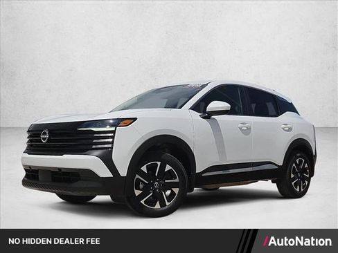 Used 2025 Nissan Kicks SV AWD/4WD image 1