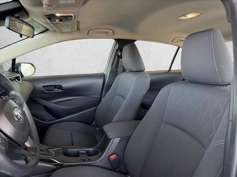 Used 2025 Toyota Corolla LE FWD image 9