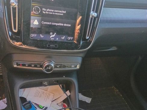 Used 2021 Volvo XC40 T5 R-Design w/ Advanced Package image 7