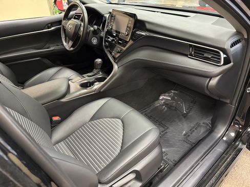 Used 2023 Toyota Camry SE FWD image 27
