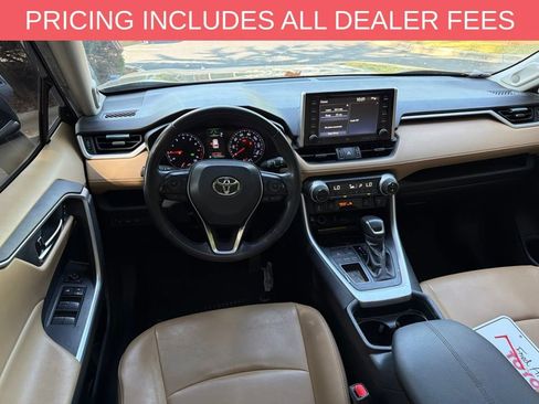 Used 2020 Toyota RAV4 XLE Premium FWD image 8