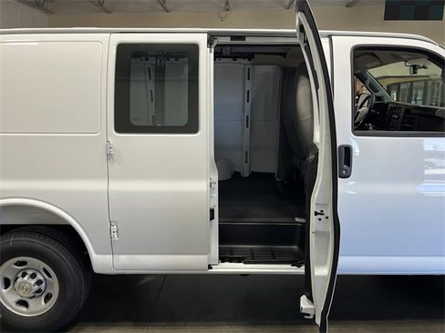 New 2025 Chevrolet Express 2500 w/ Enhanced Convenience Package image 12
