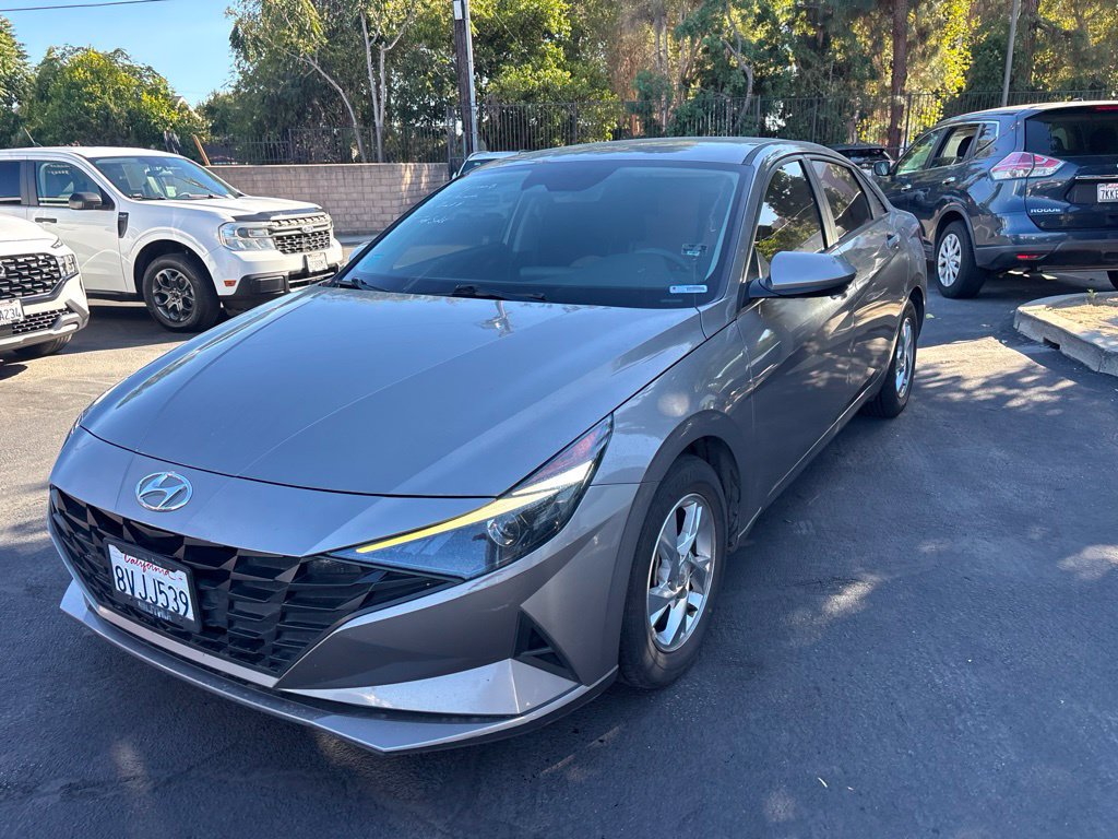Used 2021 Hyundai Elantra SE FWD image 8