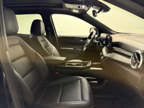 Used 2025 Chevrolet Equinox LT w/ Convenience Package II FWD image 29