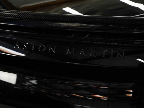 Used 2022 Aston Martin DBS Superleggera Volante RWD image 21